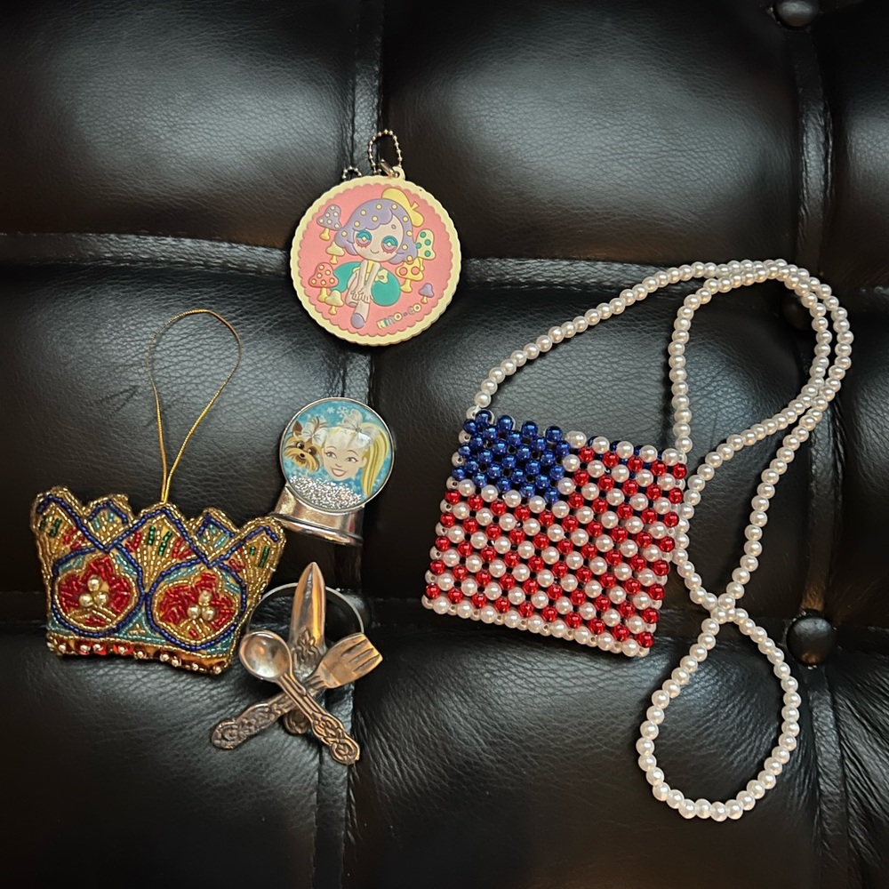 Mixed Lot Beaded Flag Purse Ornament Crown Bead Decor Pins Hind-Go Tag JoJo 2018